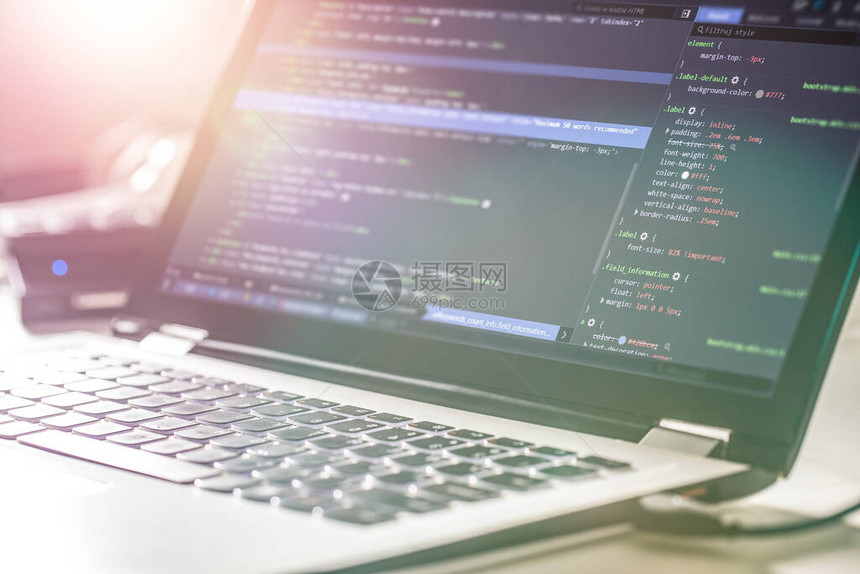 开发编程和编码技术网站设计在软件开发公司办公室图片