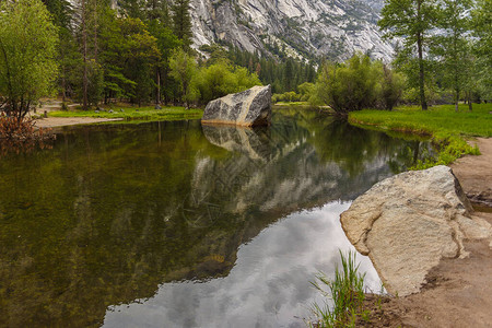美国加利福尼亚州内华达山的Yosemite图片