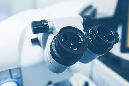 化验室显微镜医疗设备保健概念图片