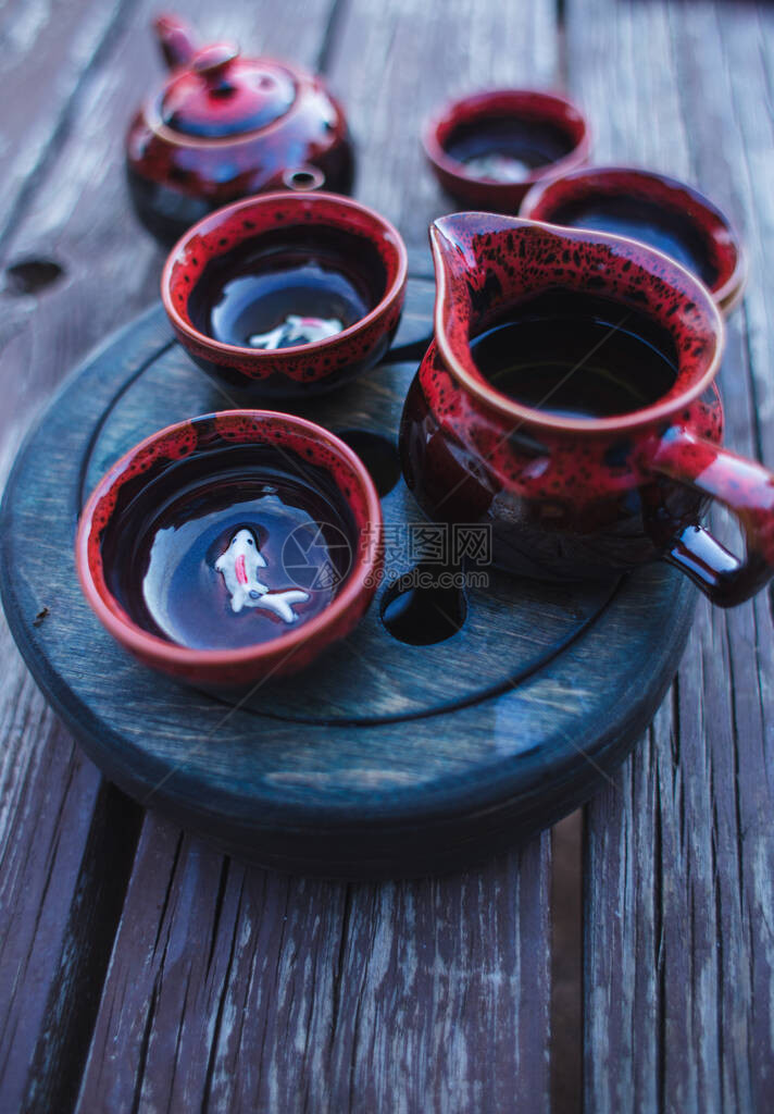 茶叶仪式的盘子图片