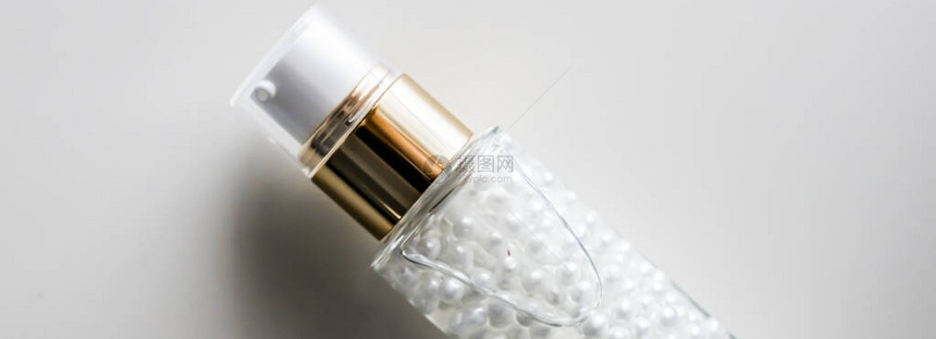 瓶装奢华皮肤护理化妆品和有机抗衍生产品中用于健康和美容品牌的血清凝图片