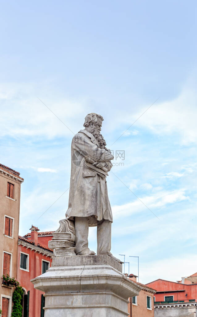 意大利威尼斯意大利语言学家记者和作家NiccoloTommaseo的大型理石纪念碑雕塑家弗朗切斯科巴尔扎吉1839图片