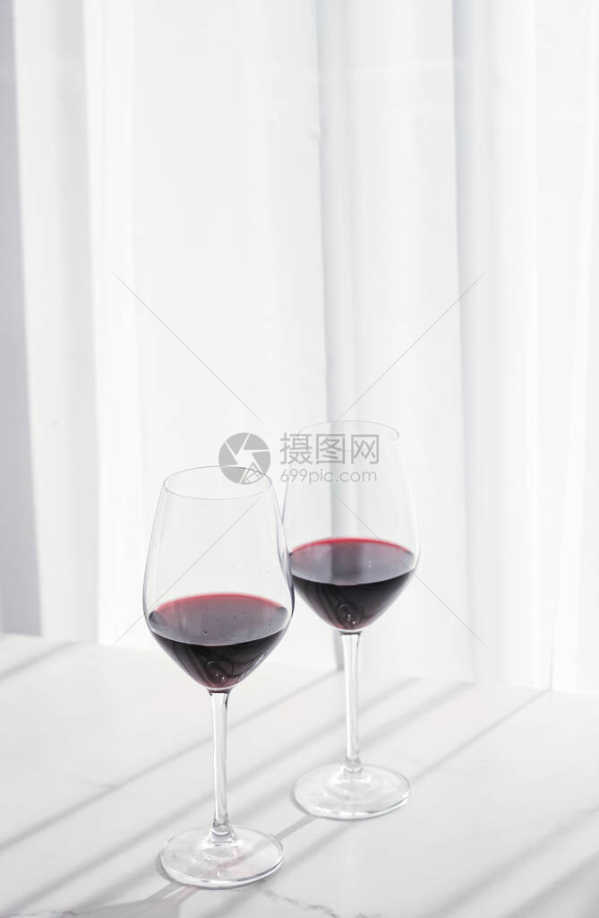 两杯红葡萄酒有机饮料图片