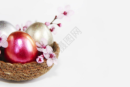复活节多色彩闪亮鸡蛋和天然粉红图片