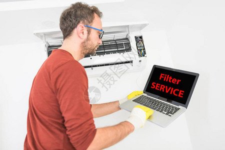 空调服务和维修固定空调机组和清理过滤器图片