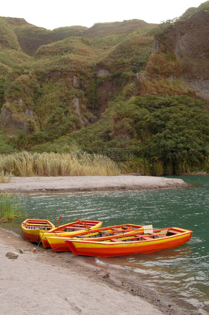 菲律宾桑巴莱斯Pinatubo湖克图片