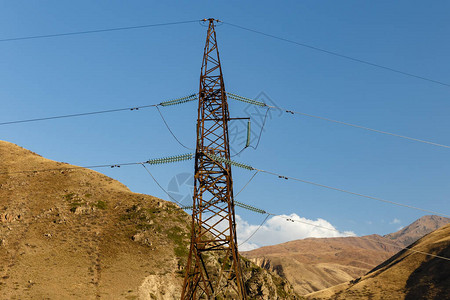 吉尔斯坦山区高压电线电流和电力图片