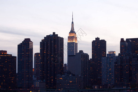 美国纽约州纽约市曼哈顿市中城大楼的天际线图片