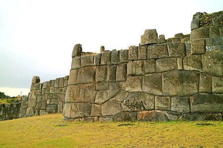 古代印加巨石墙的废墟图片