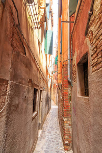 意大利威尼斯狭窄的街道在威尼斯的历史部分街Calledel图片