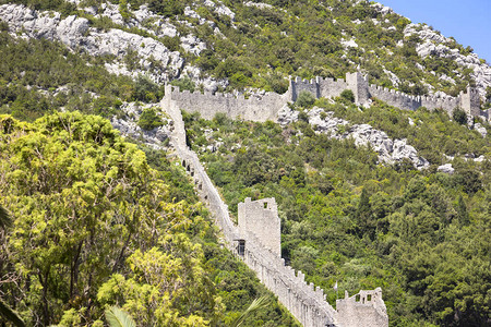 斯通城墙是一系列防御石墙图片