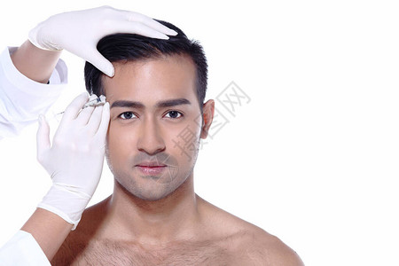 亚洲男人想在整形手术前检查眼睛鼻子眉毛前额脸颊下巴线图片