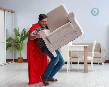 搬家具的超级英雄图片