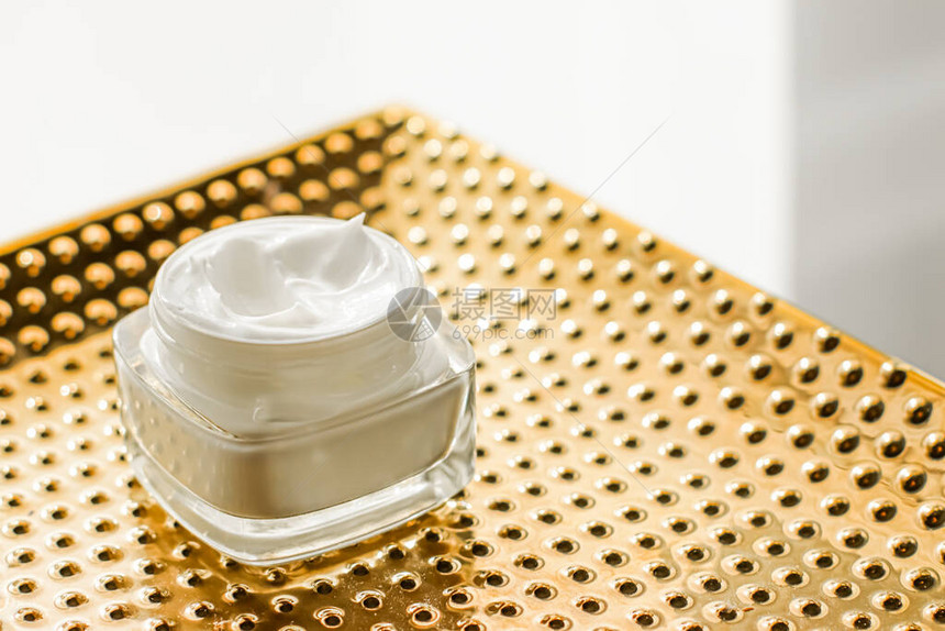 罐子里的面霜润湿剂豪华皮肤护理化妆品和有机抗菌产品图片