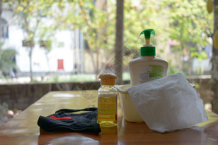 面膜湿巾洗手液餐巾卫生巾清洁和消毒家用产品应保持健康图片
