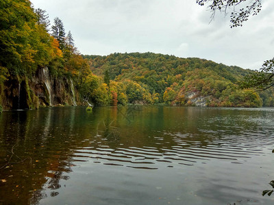 克罗地亚的宁静湖图片