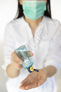 一名女护士负责洗手防止细菌细菌和冠图片