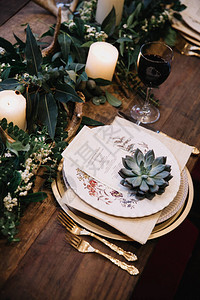 质朴的婚礼餐桌图片