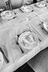 餐桌餐盘和食品用银器详图片