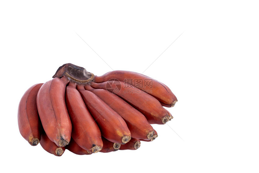 新鲜的红香蕉隔离在白色背景上一组带有红紫色皮肤的香蕉品种Musaacuminata红达卡品种比黄香蕉含有更多的胡萝卜图片