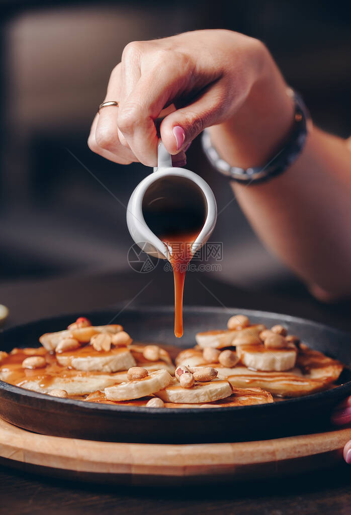 花生焦糖酱煎饼图片