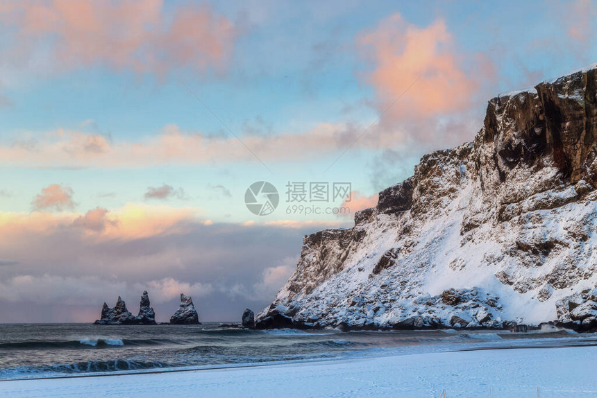 冰岛冬天巨怪手指岩石维克图片