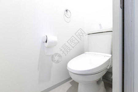 干净和家用的白色厕所图片