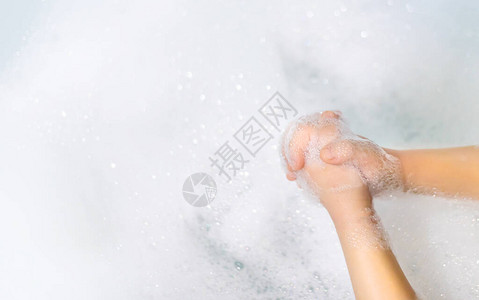 用肥皂水彻底洗手有选择地集中背景图片