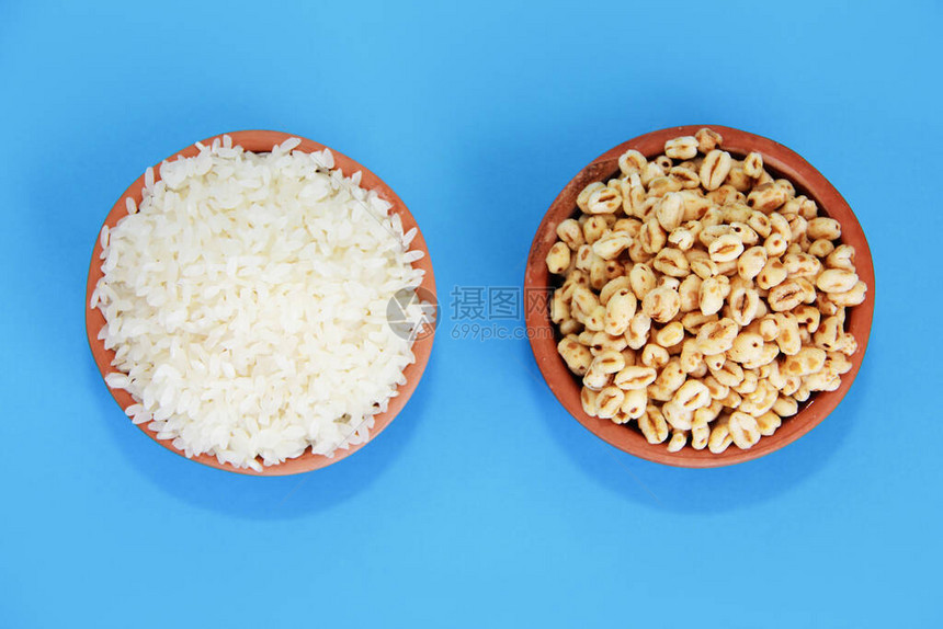 陶瓷盘中的香甜米饭和天然白米饭图片