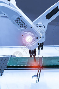 工厂焊接或焊接部分期间印刷电路板PCB组装机自图片