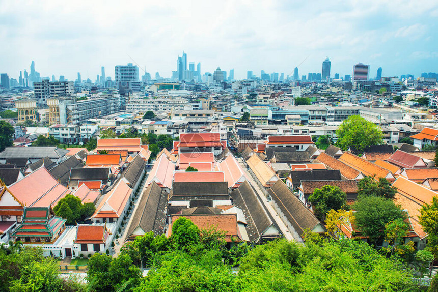 曼谷市风景现代建筑和地中心摩天大图片