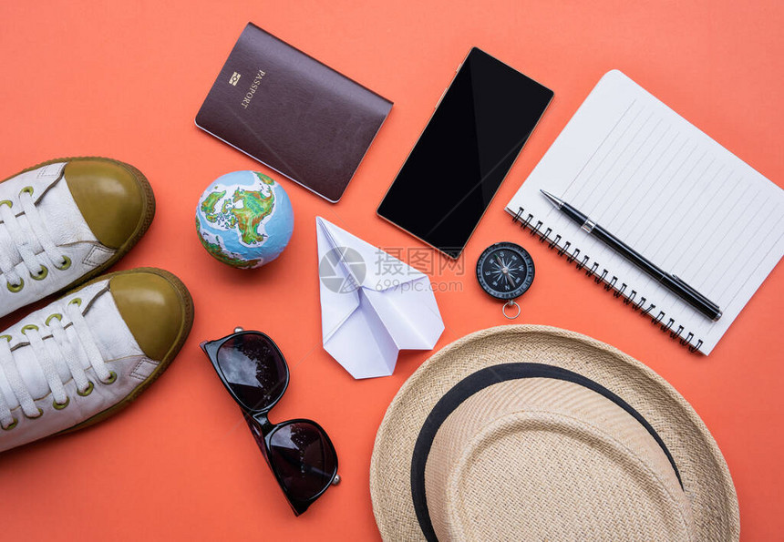 旅行配件旅行假期智能手机旅游模型指南针帽子鞋子太阳镜护照纸飞机图片