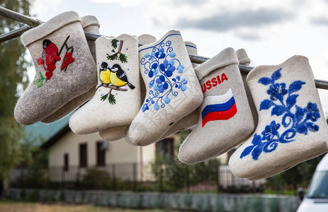 俄罗斯传统纪念品冬季感觉靴子和绘画鞋图片