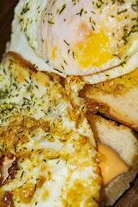 三明治加炒鸡蛋面条和小图片