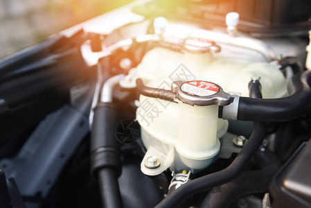 冷却剂汽车发动机细节关闭机器新发动机电检查和清洁图片