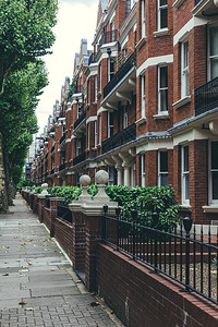 典型的英国房屋是起源于欧洲的中等密度房屋形式图片