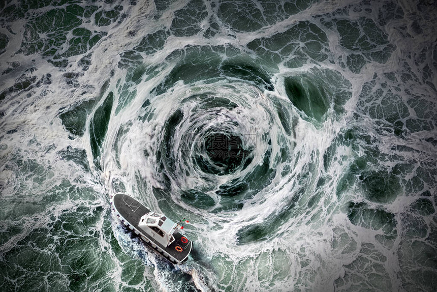 小船逃离可怕的漩涡图片
