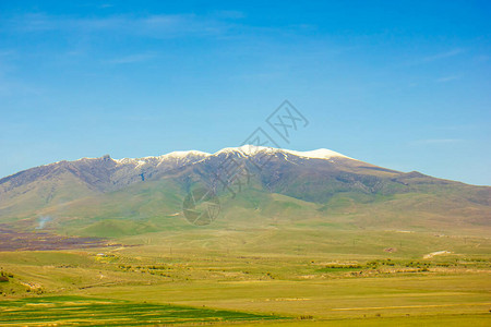 山有云的风景夏天的山景山蓝天的风景图片