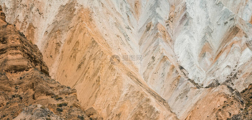 青海宁台地貌公园的丹夏红沙石风景图图片