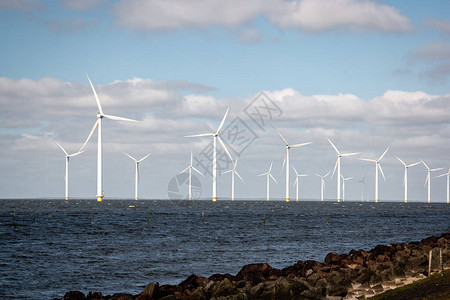 西梅尔堤防海洋Westermeerwind公园的海上风车农场背景