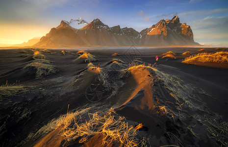 日落时威斯特拉霍山冰岛图片
