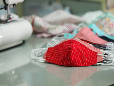 用保护灰尘和细菌的织物制成的口罩上染色面罩自我预防病床pm25图片