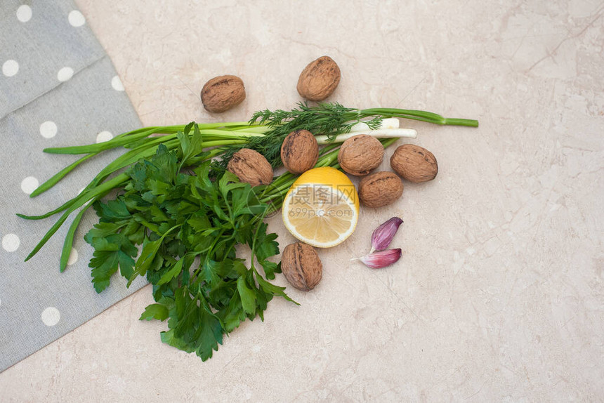 健康食品绿菜坚果柠檬大蒜食物图片