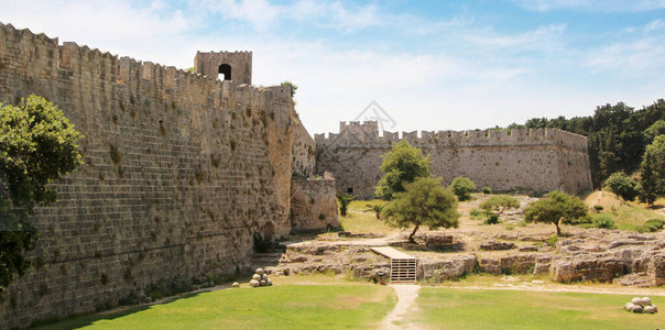 堡垒和堡垒墙壁中世纪堡垒罗得背景图片