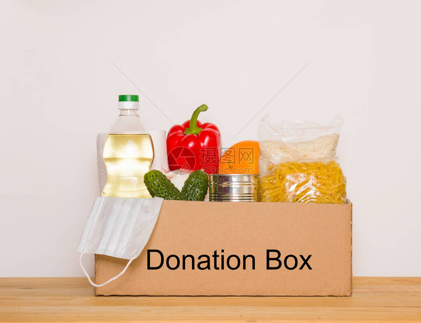 有各种食物的捐赠箱打开装有油罐头食品谷物和意大利面的纸板箱复制空间盒子上的铭图片