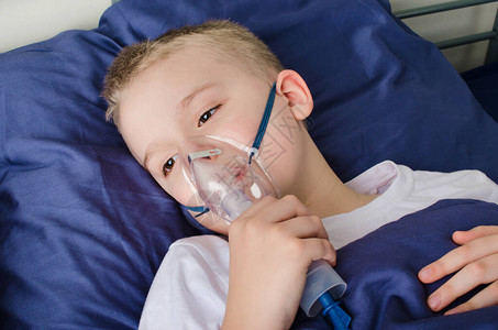 使用雾化器和吸入器治疗或预防呼吸道疾病图片