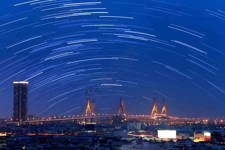 夜晚的天空星和城市图片