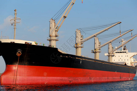 国际集装箱货船在海洋货运航运航海船舶图片