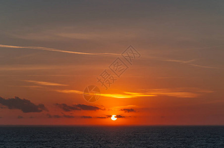 意大利普亚得里亚海岸的日落梦幻全景概念图片