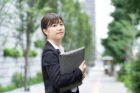 亚裔日语年轻女大学图片